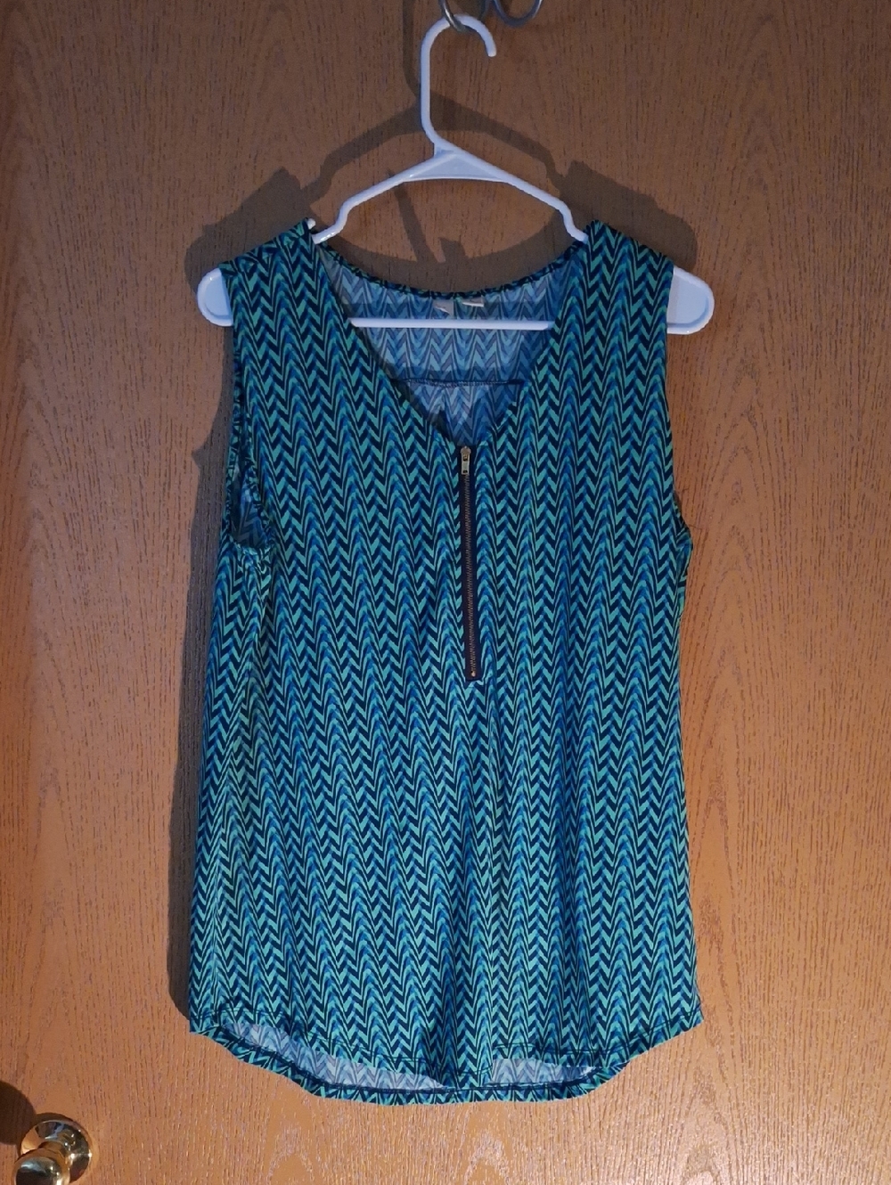 Tacera Sleeveless Chevron-Print Camisole in Teal and Black